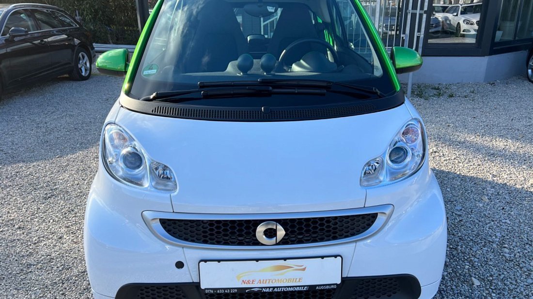 Smart Electric Drive fortwo coupe (2012-2016) передняя часть, решетка радиатора, фары, бампер, экстерьер