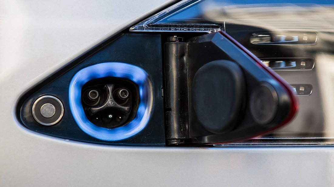 Tesla Model S 85 (2012-2016) порт для зарядки (США), зарядка, разъем, штекер, коннектор