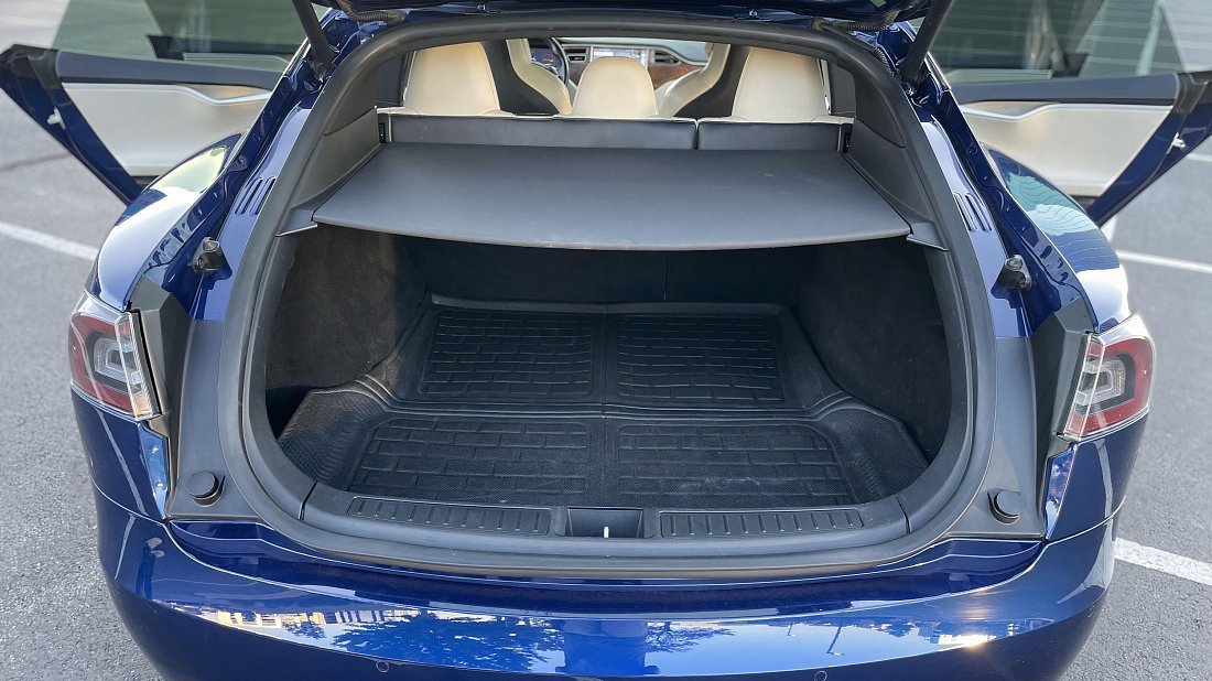 Tesla Model S 100D (2017-2019) багажник, сиденья подняты, грузовое пространство, объем багажника, вместимость багажника, место для хранения