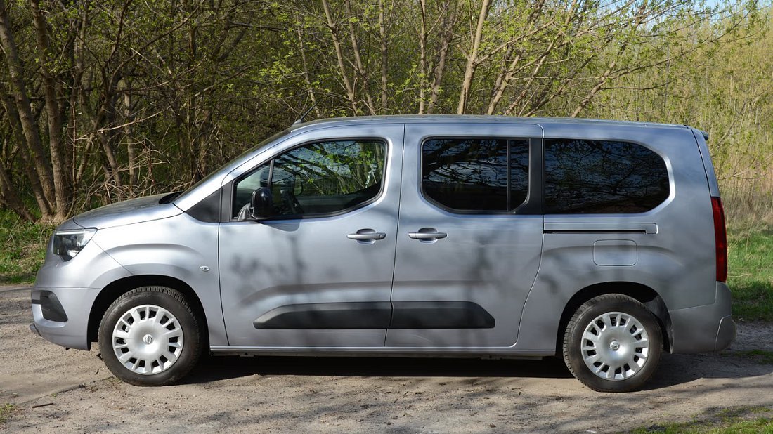 Фото Opel Combo Electric Life XL 50 kWh (2021-2024) вид сбоку