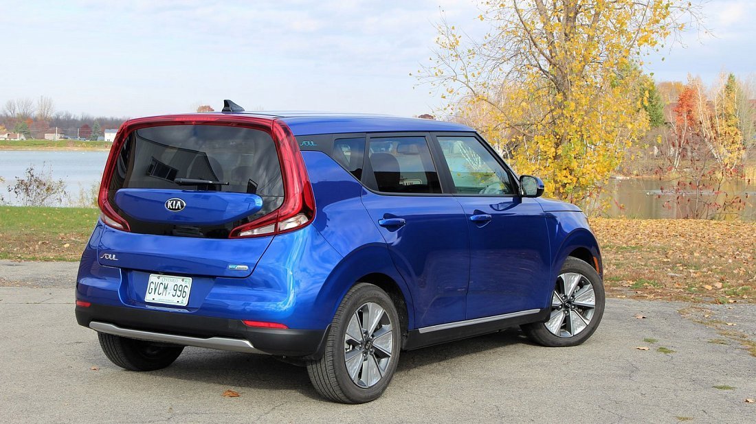 Kia Soul EV Standard Range (2020-…) задняя часть в три четверти, вид в три четверти, диагональ, экстерьер