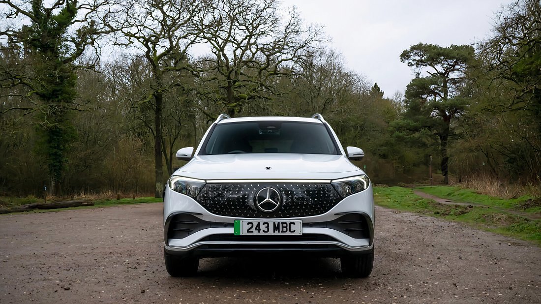 Mercedes EQB 300 4MATIC (2023-…) передняя часть, решетка радиатора, фары, бампер, экстерьер