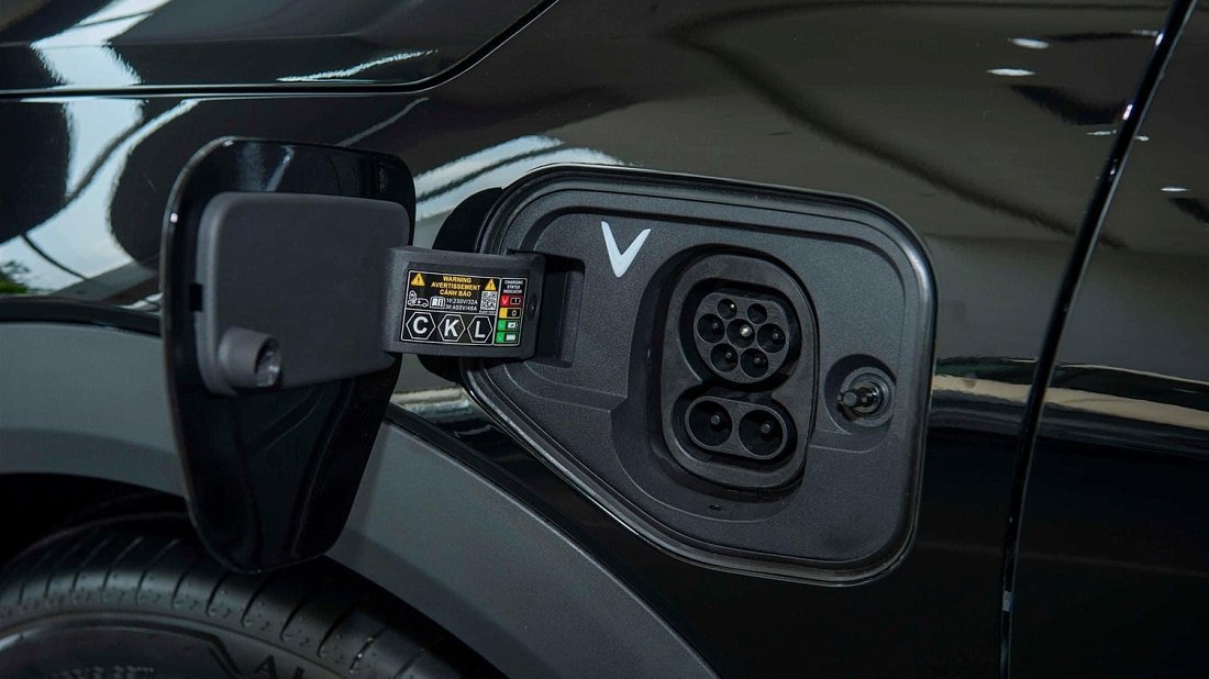 VinFast VF 6 Plus (2024-…) порт для зарядки (Европа), зарядка, разъем, штекер, коннектор
