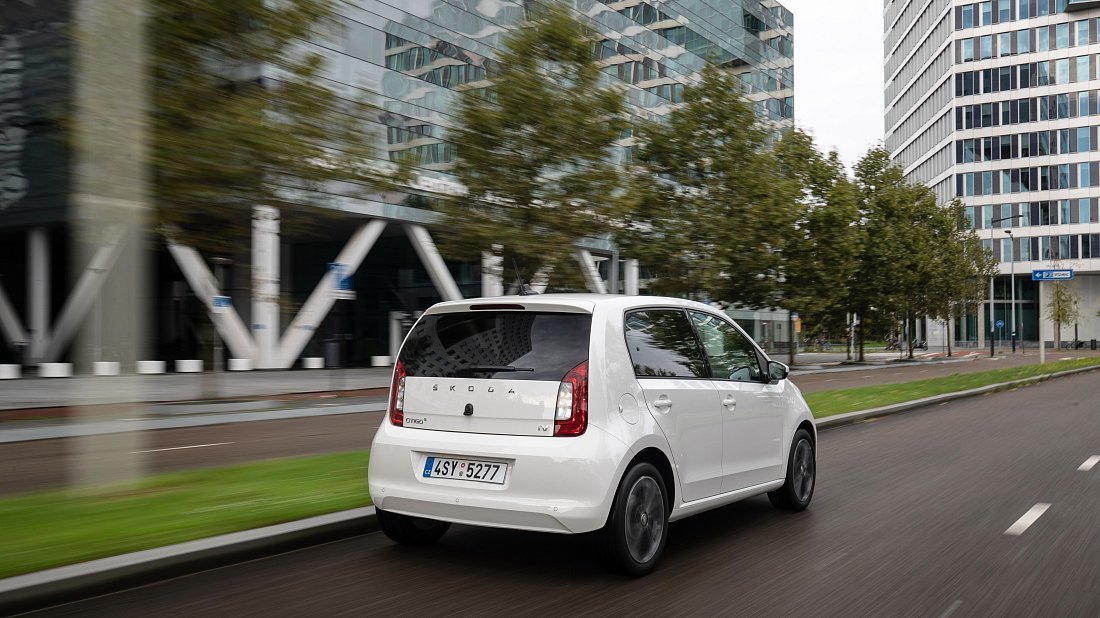 Škoda Citigo-e iV (2019-2021) задняя часть в три четверти, вид в три четверти, диагональ, экстерьер