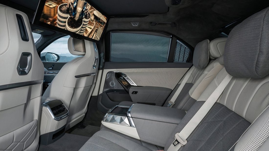 Фото BMW i7 eDrive50 (2023-…) задние и пассажирские сиденья