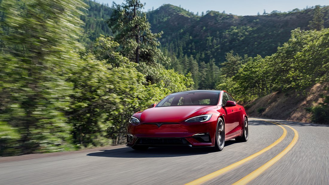 Tesla Model S Dual Motor (2025-…) передняя часть, решетка радиатора, фары, бампер, экстерьер