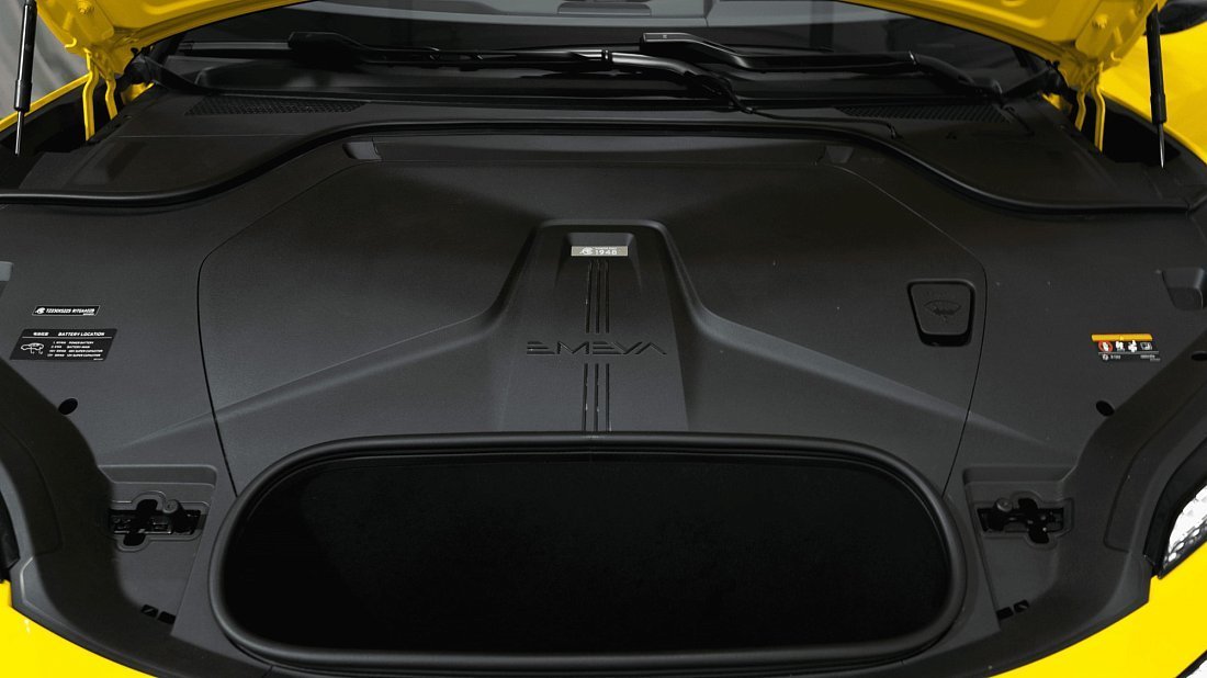Lotus Emeya S (600 GT/GT SE/Sport SE) (2024-...) передний багажник (frunk), под капотом, место для хранения, груз, вместимость, дополнительное пространство