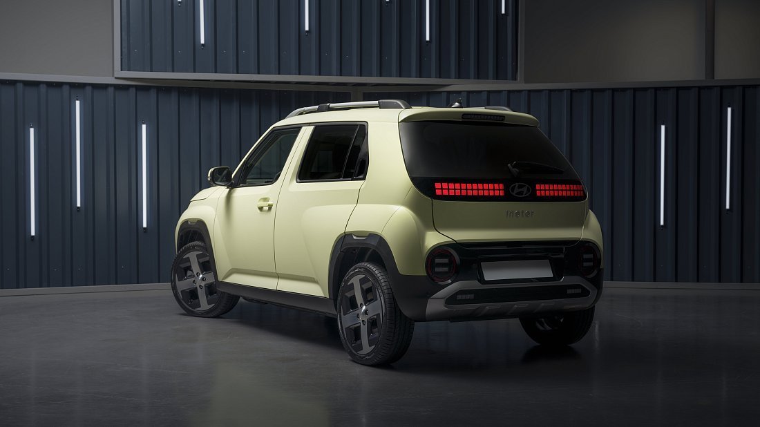 Hyundai Casper (Inster) Electric Long Range (2024-...) задняя часть в три четверти, вид в три четверти, диагональ, экстерьер