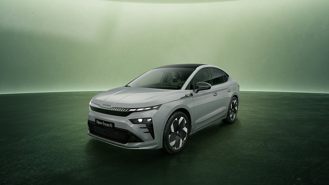 Škoda Enyaq Coupe RS (2025-...) вид спереди, спереди сбоку, по диагонали, экстерьер