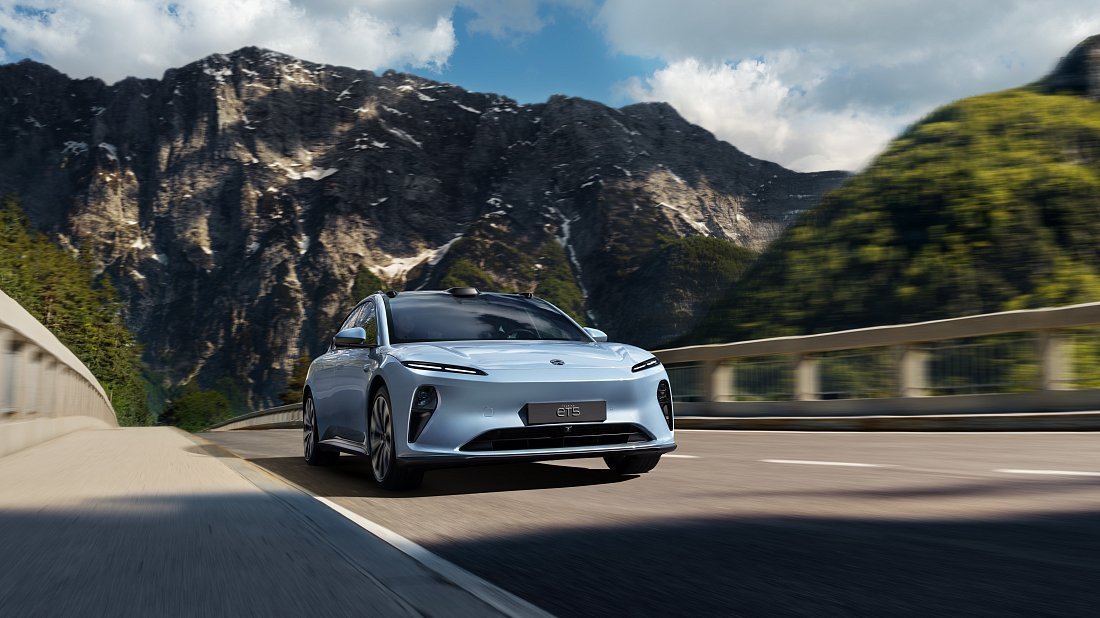 NIO ET5 Touring Standard Range (2023-…) передняя часть, решетка радиатора, фары, бампер, экстерьер