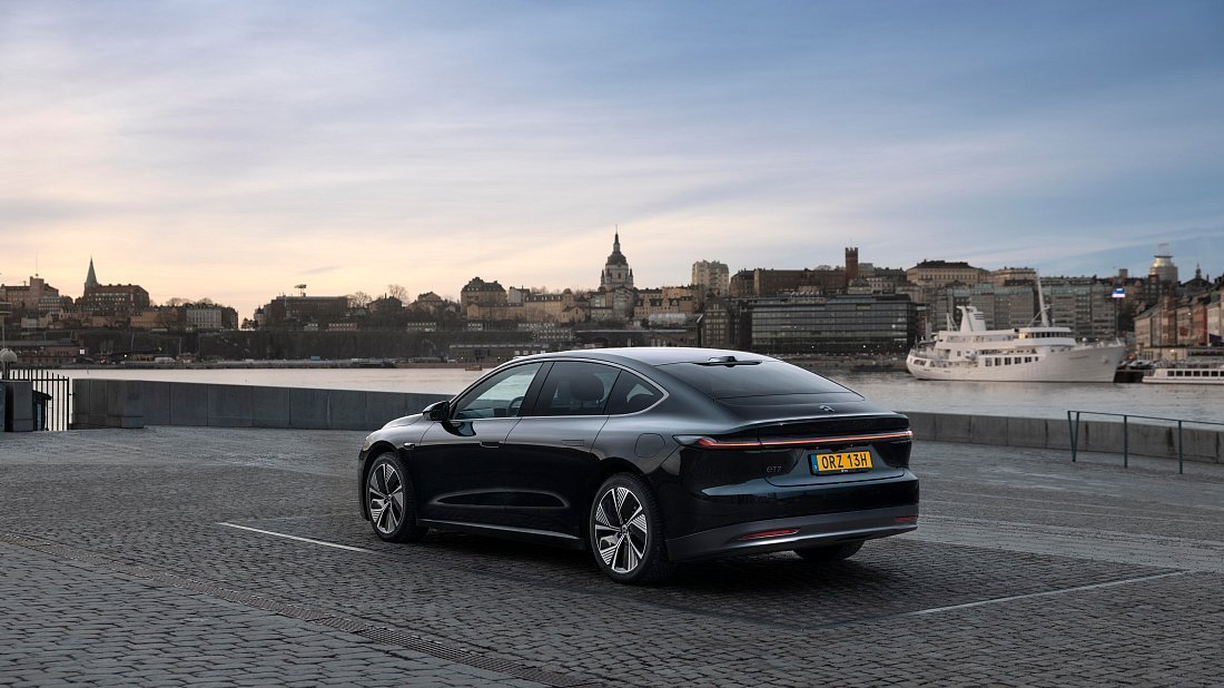 NIO ET7 Standard Range (2022-…) задняя часть в три четверти, вид в три четверти, диагональ, экстерьер