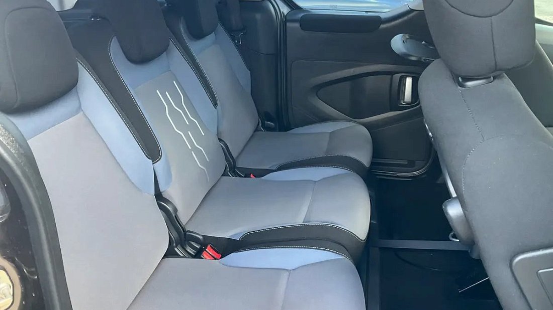 Peugeot Partner Tepee Electric (2017-2020) задние сиденья, пассажирские сиденья, пространство для ног, пространство над головой, интерьер