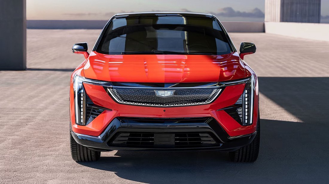 Cadillac Optiq AWD (2024-…) передняя часть, решетка радиатора, фары, бампер, экстерьер