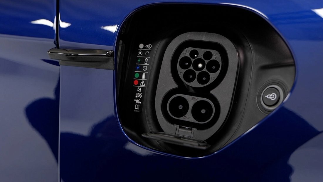 Porsche Taycan Turbo GT (2024-…) порт для зарядки (Европа), зарядка, разъем, штекер, коннектор