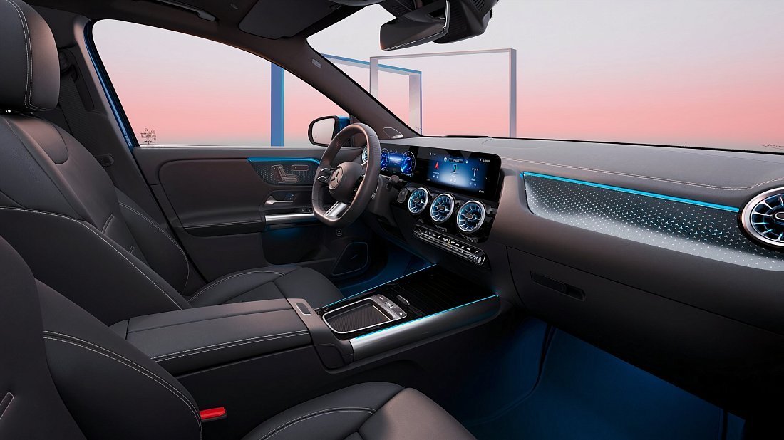 Mercedes EQA 300 4MATIC (2023-…) интерьер, переднее сиденье, водительское сиденье, приборная панель, рулевое колесо, информационно-развлекательная система, кокпит
