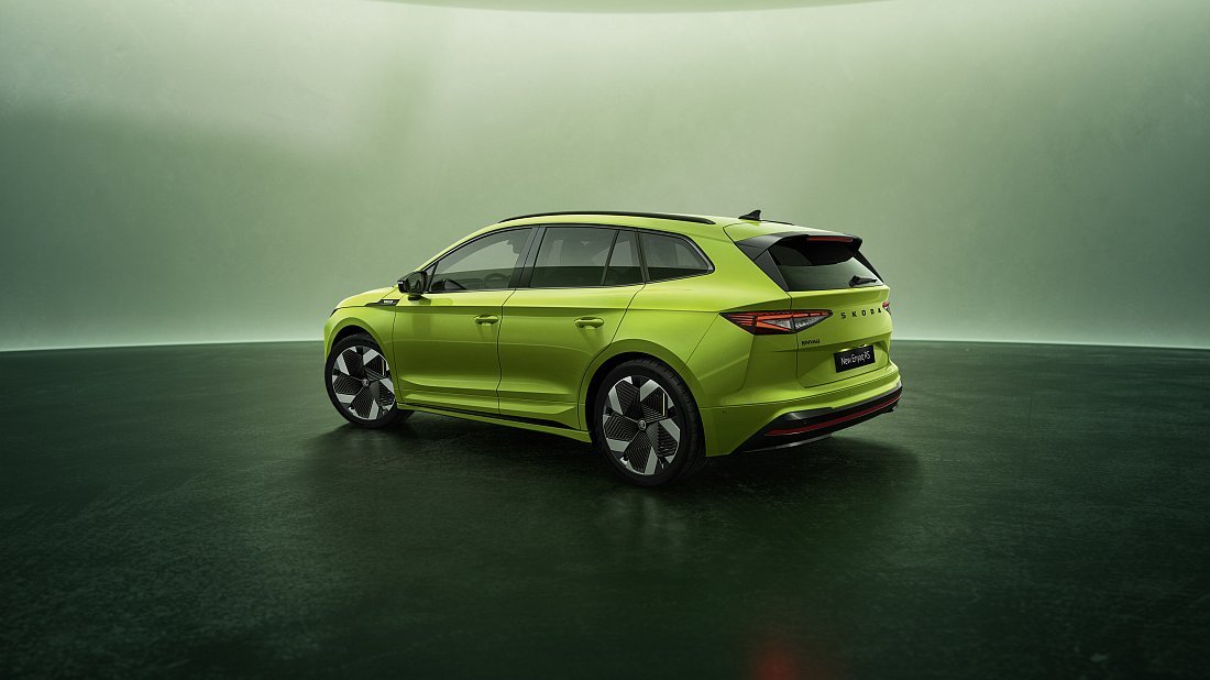 Фото Škoda Enyaq RS (2025-...) задняя часть под углом
