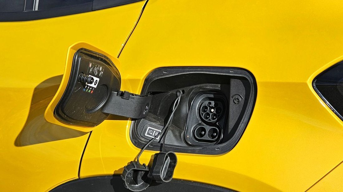 Jeep Avenger Electric (2023-…) порт для зарядки (Европа), зарядка, разъем, штекер, коннектор