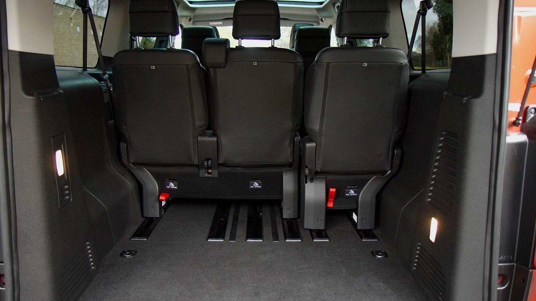 Opel Zafira Electric Life L 50 kWh (2020-2024) багажник, сиденья подняты, грузовое пространство, объем багажника, вместимость багажника, место для хранения