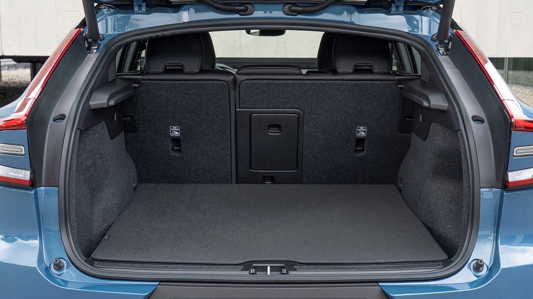 Volvo C40 Recharge (EC40) Twin Pure Electric (2021-2022) багажник, сиденья подняты, грузовое пространство, объем багажника, вместимость багажника, место для хранения