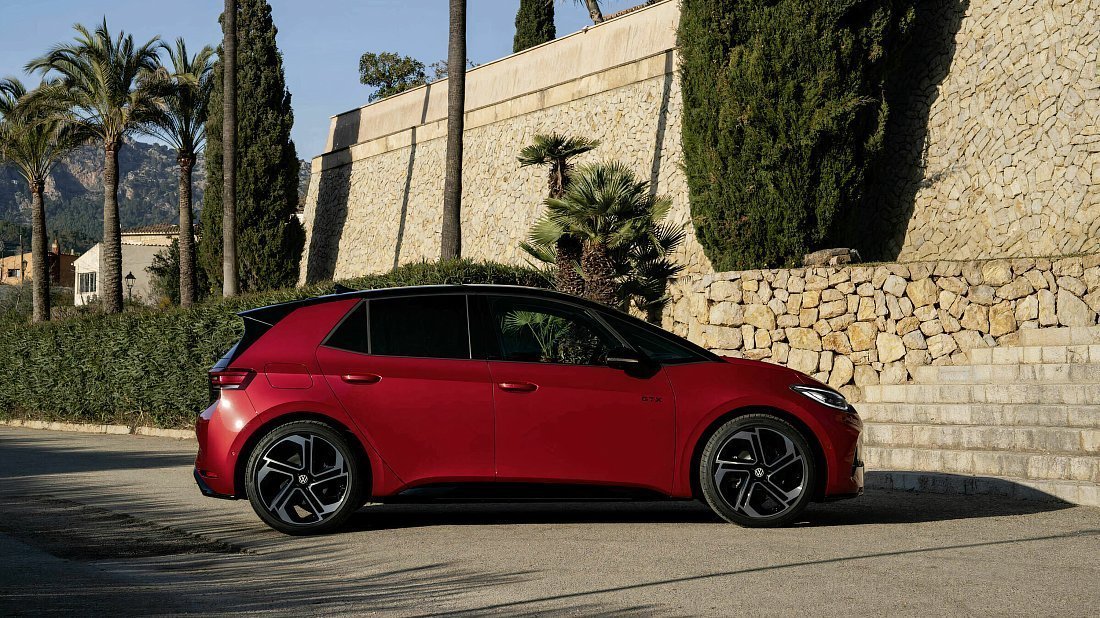 Volkswagen ID.3 GTX Performance (2024-…) вид сбоку, силуэт, двери, колеса, экстерьер