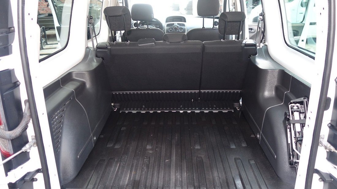 Renault Kangoo Z.E. Maxi (2011-2017) багажник, сиденья подняты, грузовое пространство, объем багажника, вместимость багажника, место для хранения