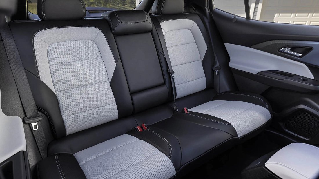 Chevrolet Equinox EV FWD (2024-…) задние сиденья, пассажирские сиденья, пространство для ног, пространство над головой, интерьер