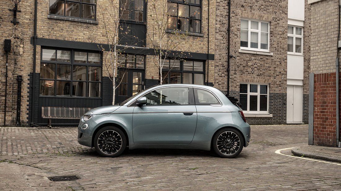 Fiat 500e Cabrio 24 kWh (2022-…) вид сбоку, силуэт, двери, колеса, экстерьер