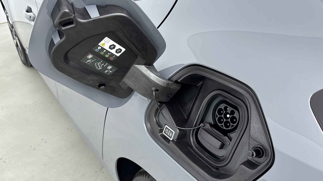 Opel Corsa Electric 51 kWh (2023-…) порт для зарядки (Европа), зарядка, разъем, штекер, коннектор