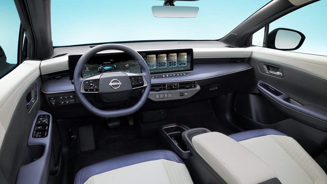 Nissan Leaf 52 kWh (2025-…) интерьер, переднее сиденье, водительское сиденье, приборная панель, рулевое колесо, информационно-развлекательная система, кокпит