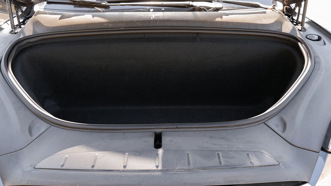 Tesla Model X P100D (2016-2019) передний багажник (frunk), под капотом, место для хранения, груз, вместимость, дополнительное пространство