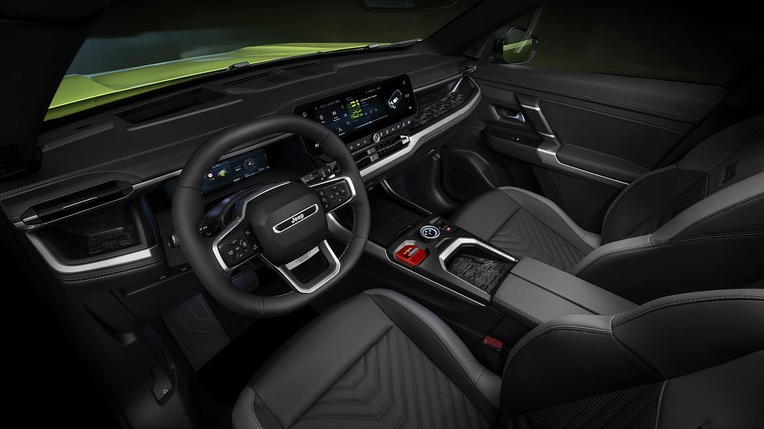 Фото Jeep Compass Electric (2025-…) интерьер