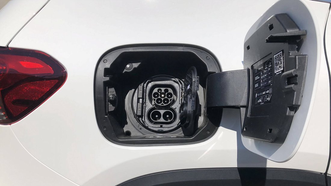 Mercedes EQA 300 4MATIC (2021-2023) порт для зарядки (Европа), зарядка, разъем, штекер, коннектор