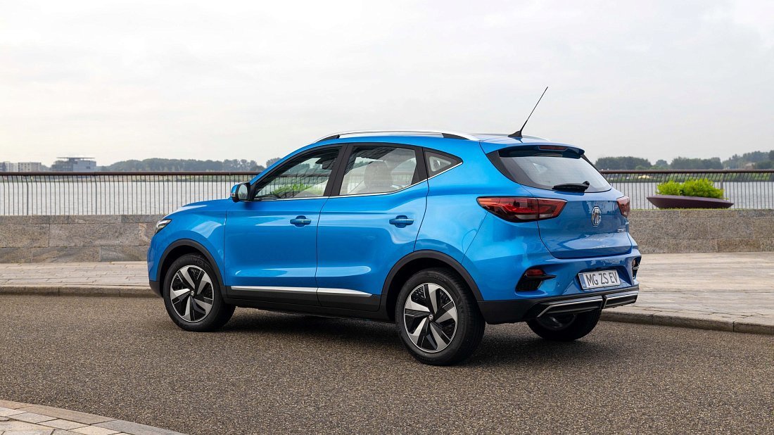 MG ZS EV Standard Range (2021-…) задняя часть в три четверти, вид в три четверти, диагональ, экстерьер