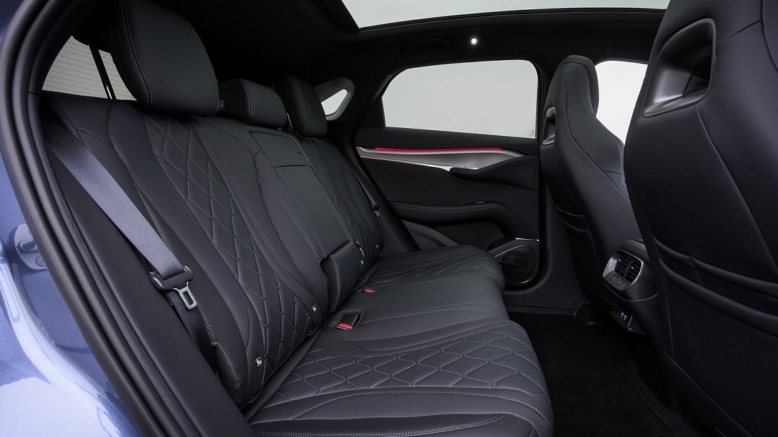 BYD Sealion 7 Design AWD (2024-...) задние сиденья, пассажирские сиденья, пространство для ног, пространство над головой, интерьер