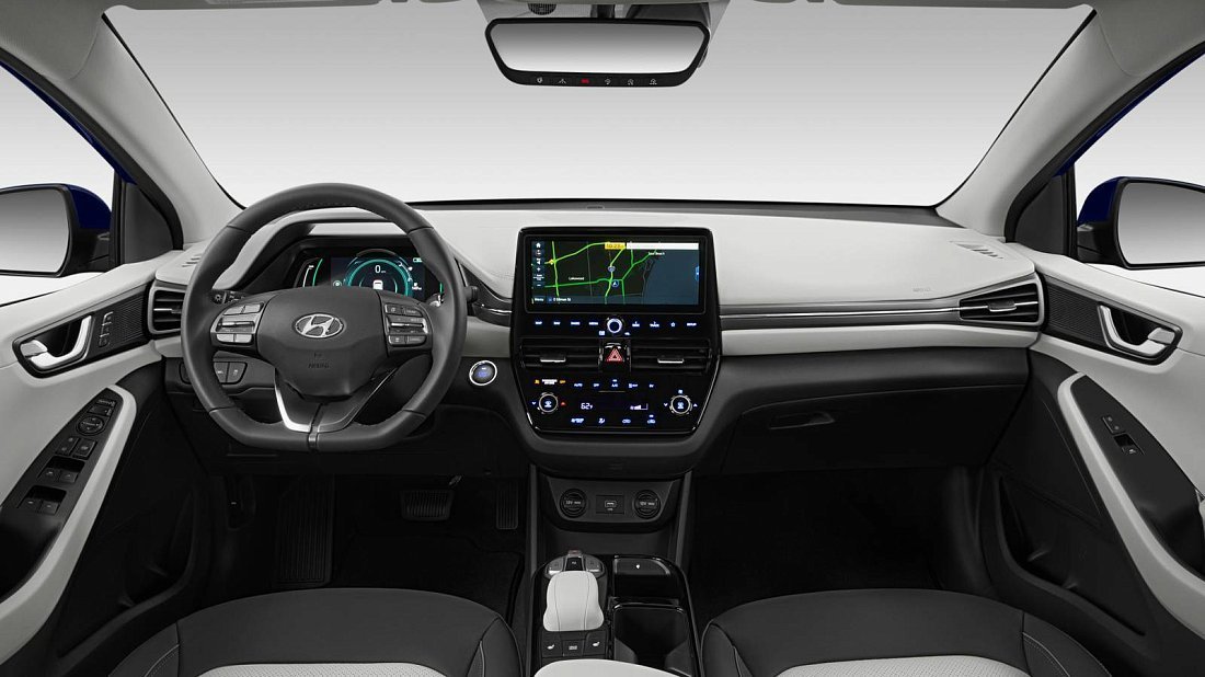 Hyundai Ioniq Electric Gen 2 (2019-2022) интерьер, переднее сиденье, водительское сиденье, приборная панель, рулевое колесо, информационно-развлекательная система, кокпит