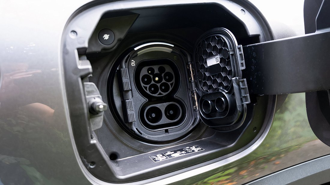 Mercedes EQA 300 4MATIC (2023-…) порт для зарядки (Европа), зарядка, разъем, штекер, коннектор