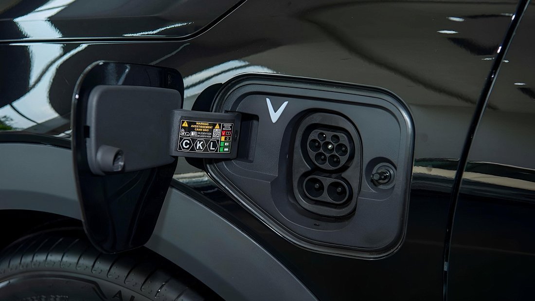 VinFast VF 6 Eco (2024-…) порт для зарядки (Европа), зарядка, разъем, штекер, коннектор