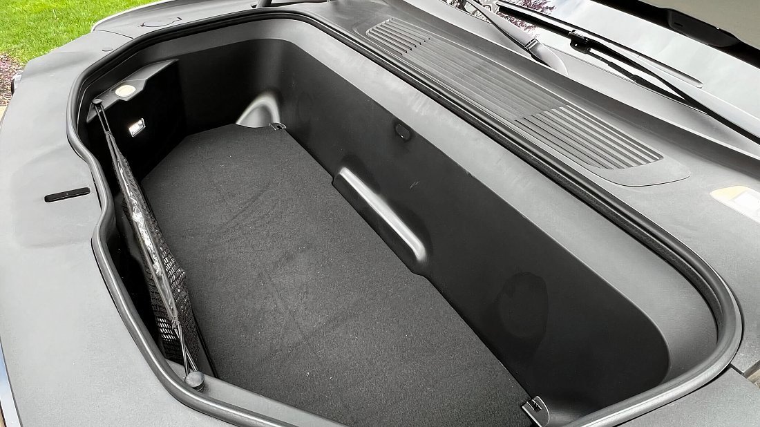 Rivian R1S Performance Dual-Motor AWD Large (2023-2024) передний багажник (frunk), под капотом, место для хранения, груз, вместимость, дополнительное пространство