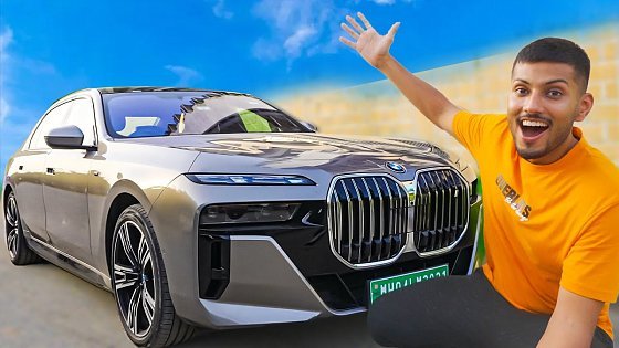 Video: I Tried Futuristic Luxury Car ! *BMW i7*