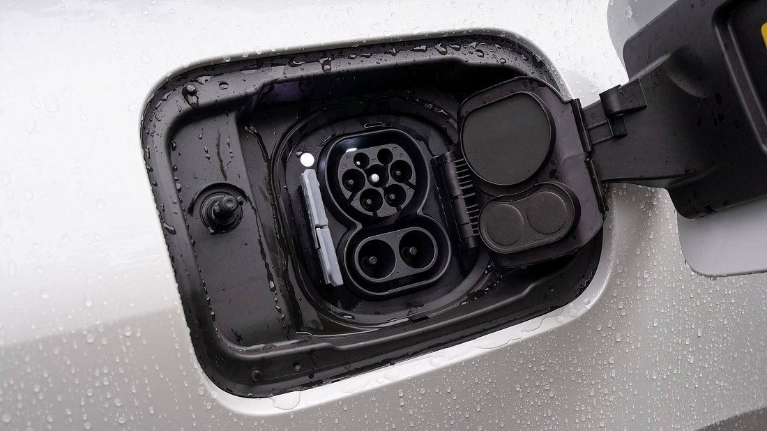 BMW i4 xDrive40 (2024-…) порт для зарядки (Европа), зарядка, разъем, штекер, коннектор