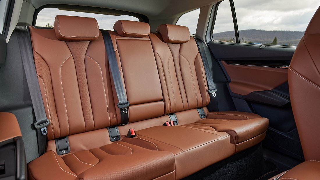 Фото Škoda Enyaq iV 80x (2021-2023) задние и пассажирские сиденья