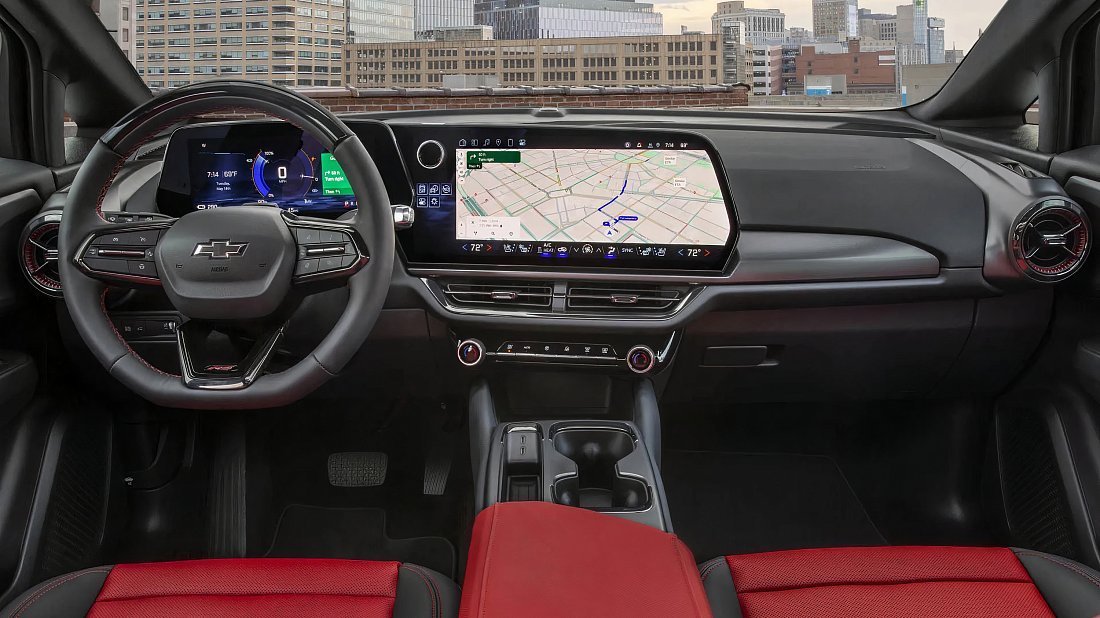 Chevrolet Equinox EV AWD (2024-…) интерьер, переднее сиденье, водительское сиденье, приборная панель, рулевое колесо, информационно-развлекательная система, кокпит