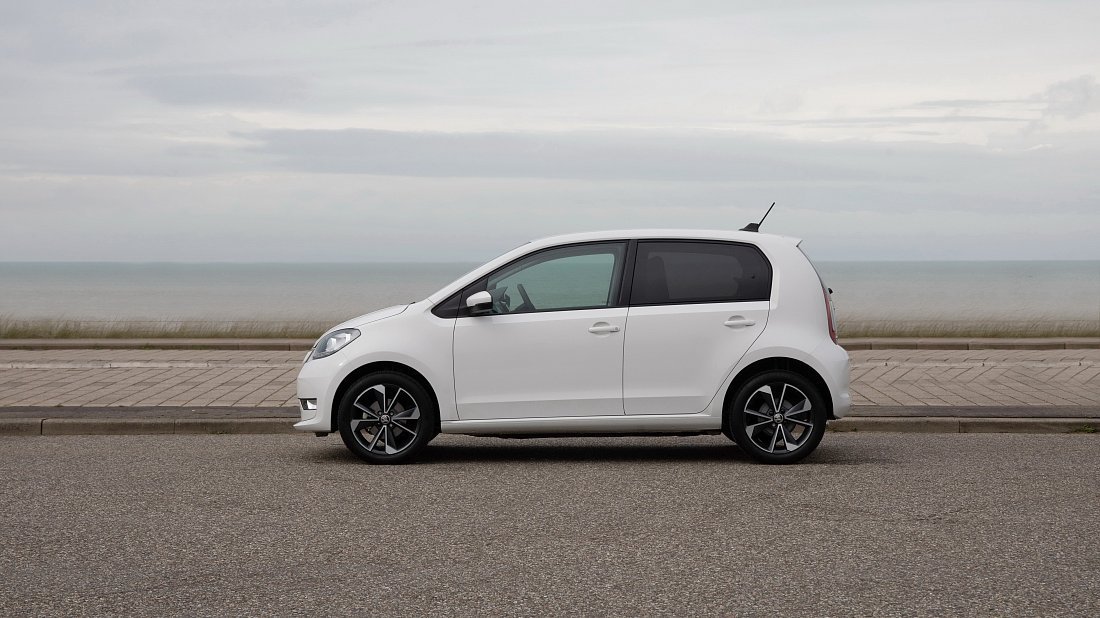 Škoda Citigo-e iV (2019-2021) вид сбоку, силуэт, двери, колеса, экстерьер