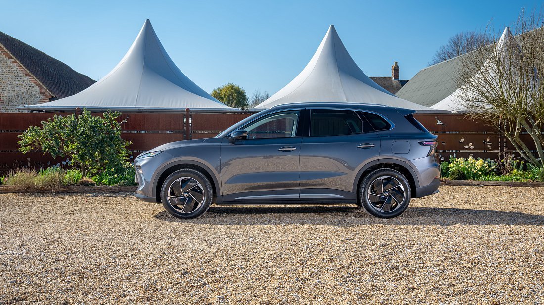MG MGS5 EV 64 kWh (2025-...) вид сбоку, силуэт, двери, колеса, экстерьер