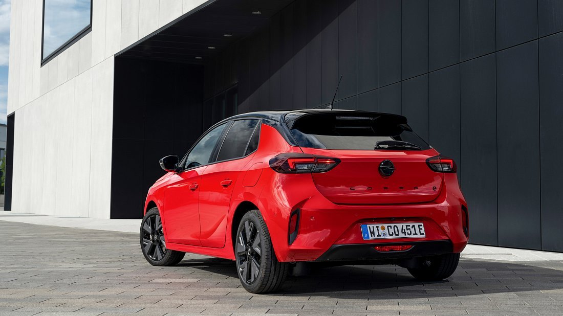 Opel Corsa Electric 50 kWh (2021-2023) задняя часть в три четверти, вид в три четверти, диагональ, экстерьер