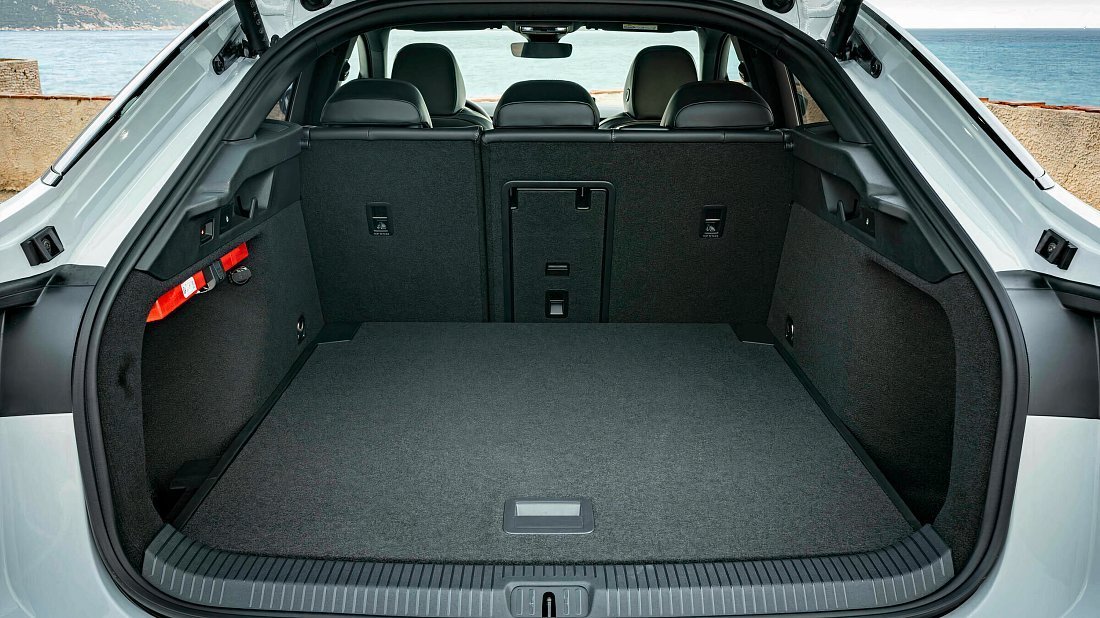 Фото Volkswagen ID.7 Pro (2023-…) багажник