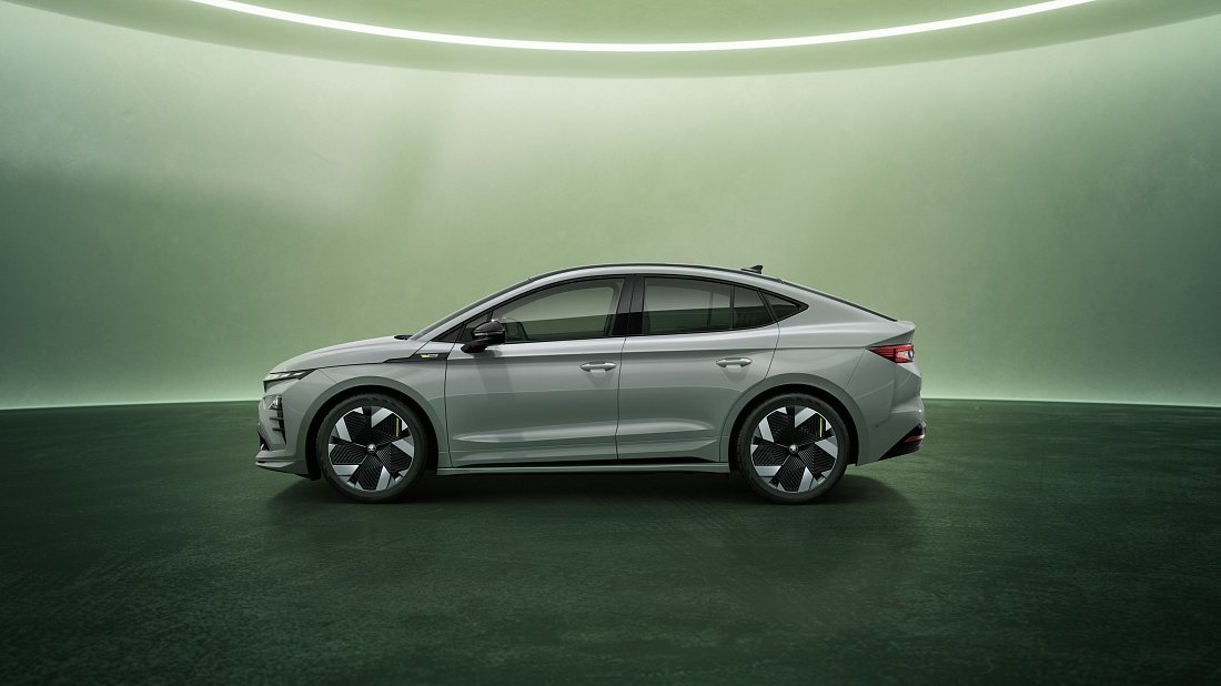 Фото Škoda Enyaq Coupe RS (2025-...) вид сбоку