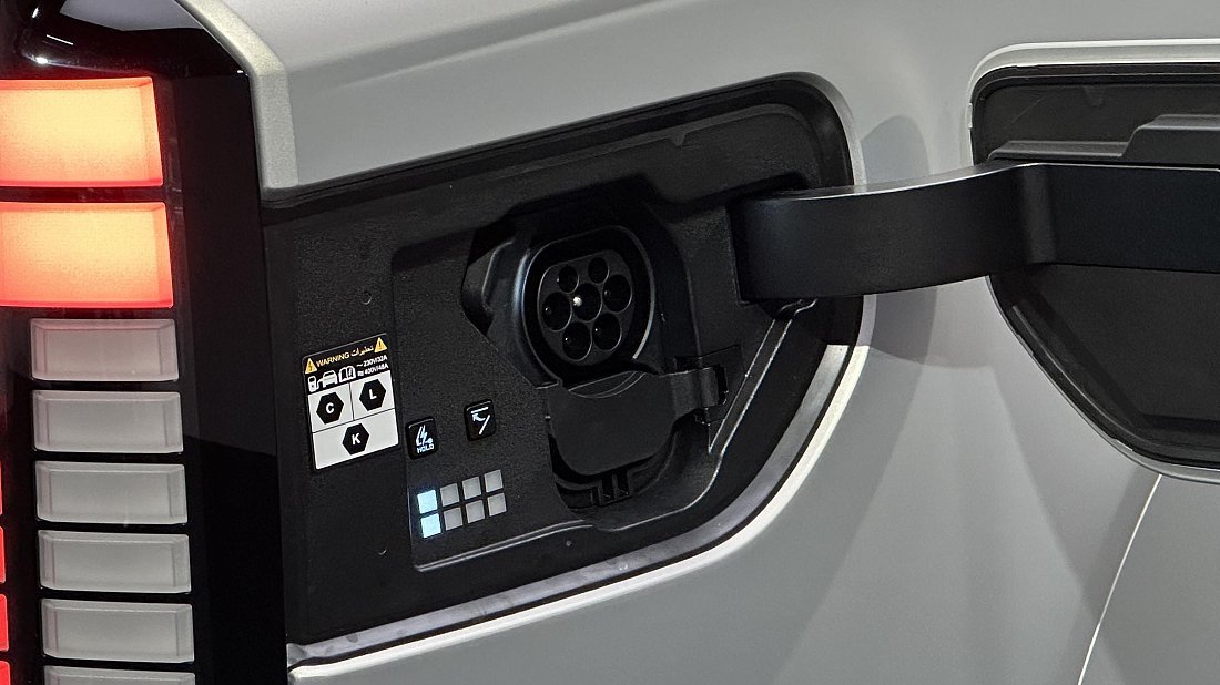 Hyundai Ioniq 9 Performance AWD (2025-…) порт для зарядки (Европа), зарядка, разъем, штекер, коннектор