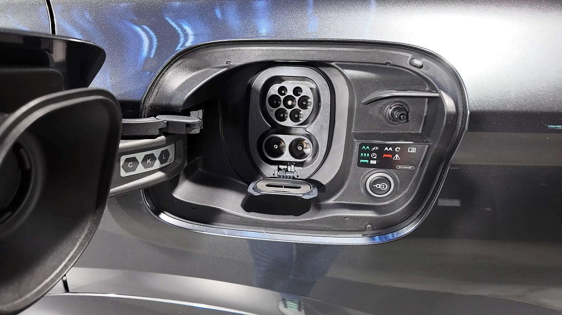 Audi SQ6 e-tron (2024-…) порт для зарядки (Европа), зарядка, разъем, штекер, коннектор