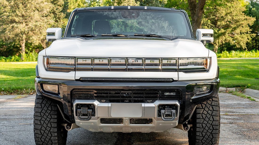 GMC Hummer EV Pickup 2X (2023-…) передняя часть, решетка радиатора, фары, бампер, экстерьер